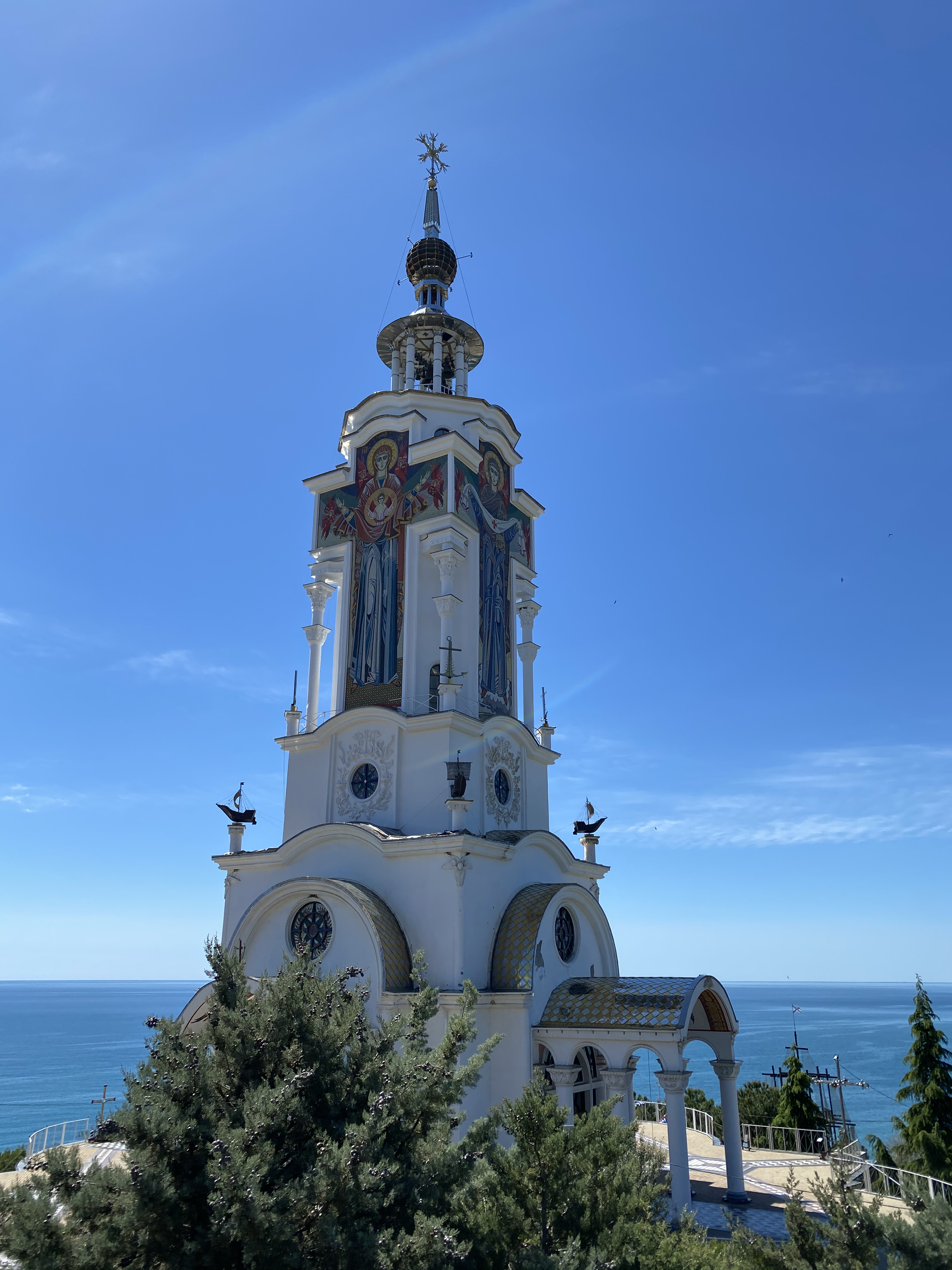 Храм-маяк Николая Чудотворца у моря