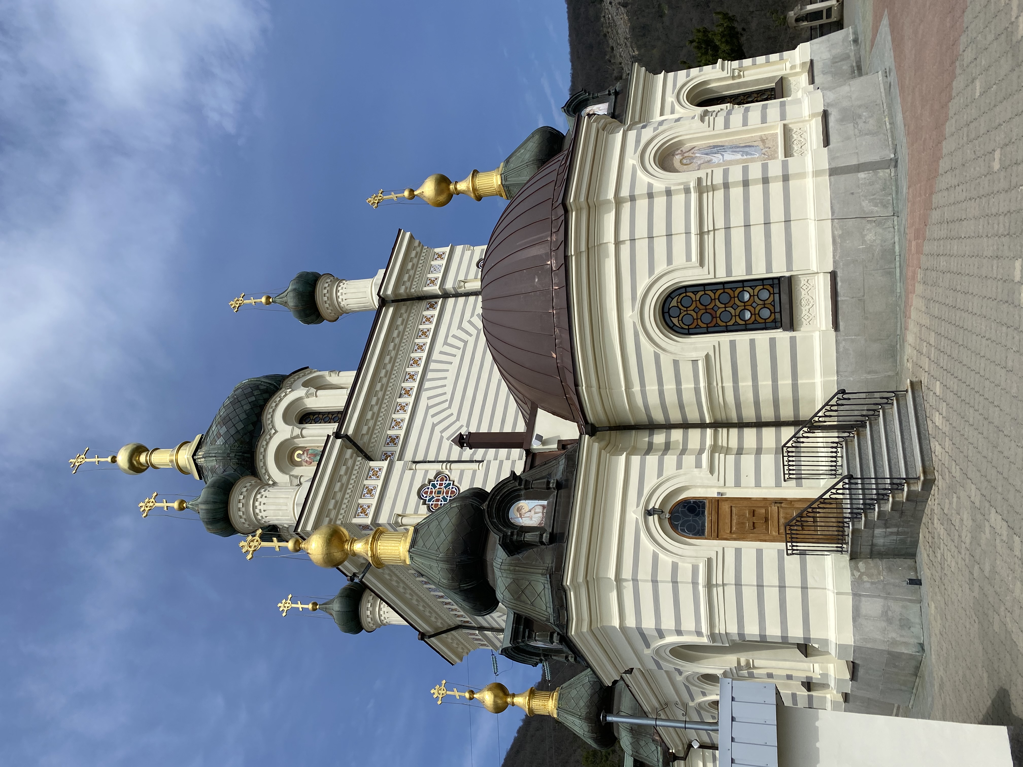 Кофе с видом на скалы Южного берега